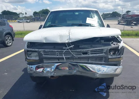 2000 Chevrolet C3500 z USA, uszkodzony, nr VIN 1GCGC34R5YR229796